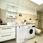 New Sunny 30 M2 In Area With Parking