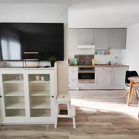 דירה New Sunny 30 M2 In Area With Parking