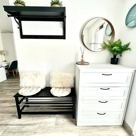 New Sunny 30 M2 In Area With Parking شقة